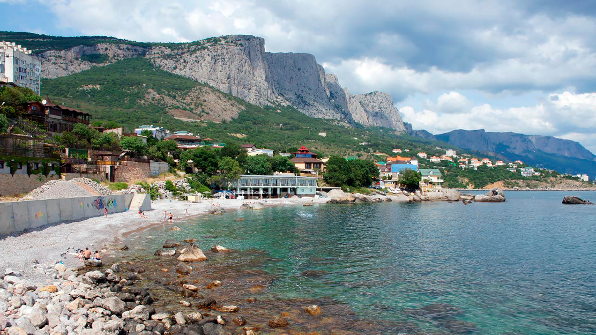 Пляж Миндальная Роща входит в ТОП красивых мест Алушты, Крым