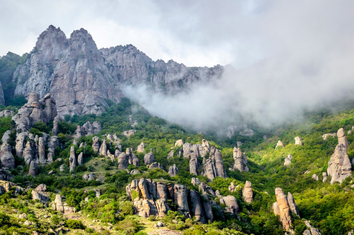 Долина Привидений в окрестностях Алушты в Крыму